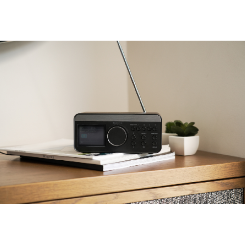 PEAQ DAB+ wekkerradio met draadloze lader (PCR 540 DAB+)